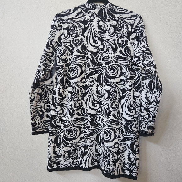 Chico's Women's Textured Tiles Maxi Open Cardigan Black and White Jacquard - Picture 2 of 8